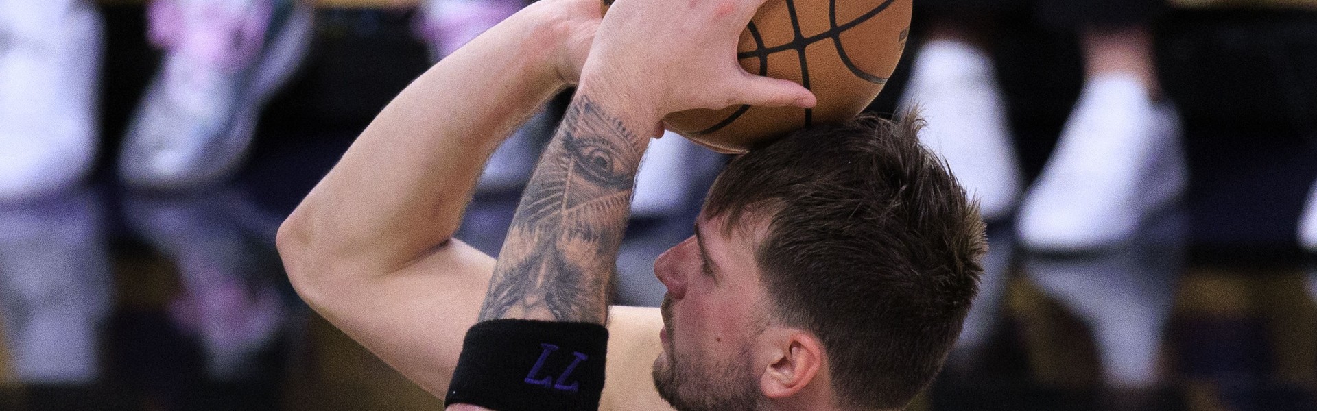 东契奇：我们三分命中率其实还不错 本可以再进一些但就是进不了